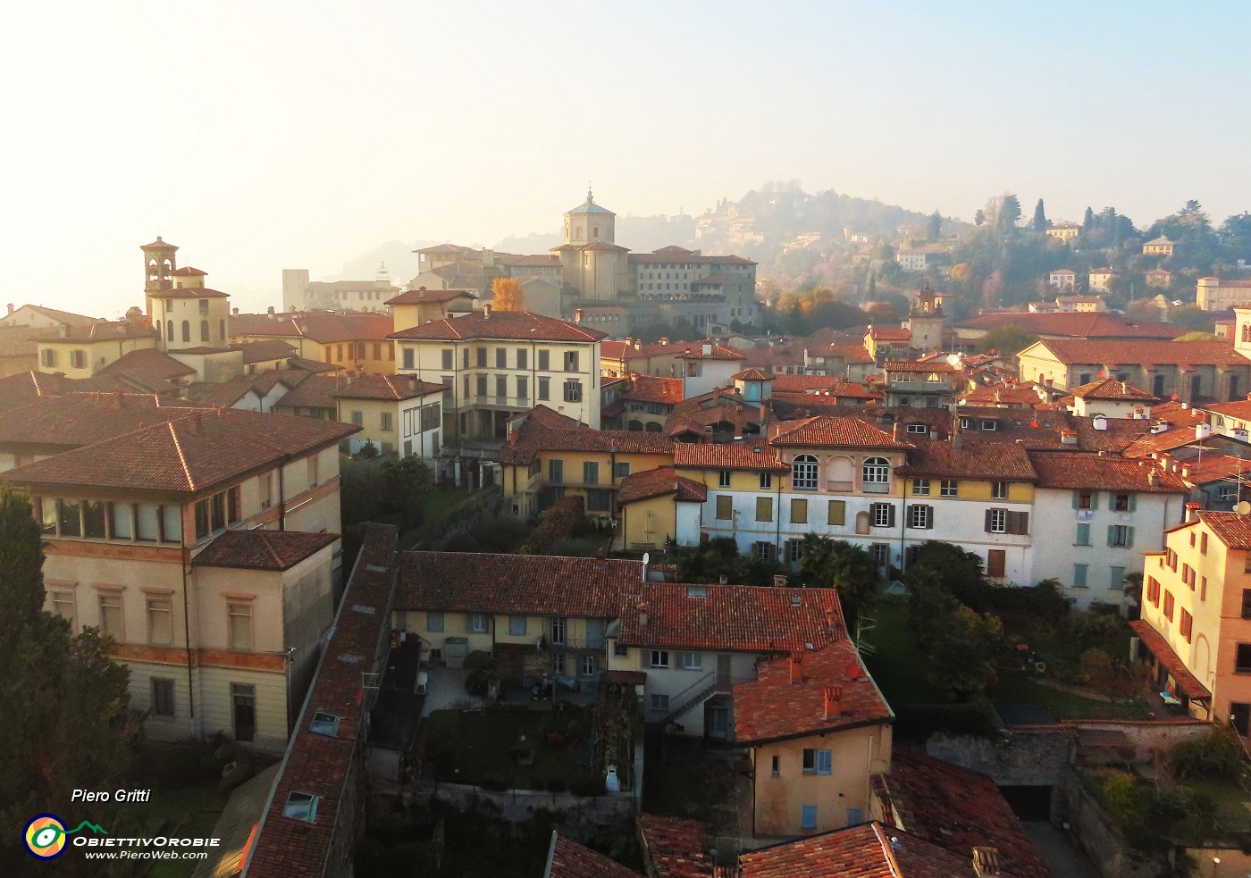 41 Dalla Torre Civica vista verso il Seminario e San Vigilio.JPG